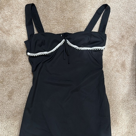 Open Back Mini Dress with Pearl Neckline - Picture 3 of 4